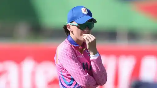 Charlie Hara Hinze bowling spell vs India