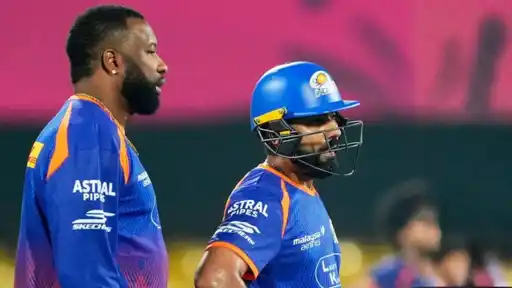 Kieron Pollard and Rohit Sharma stand for Mumbai Indians